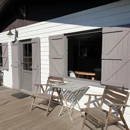 Le Chalet D *